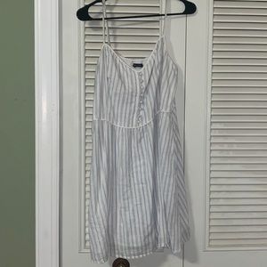 This is a dress from Abeecrombie & Fitch. Its and XL and fits super nicely.